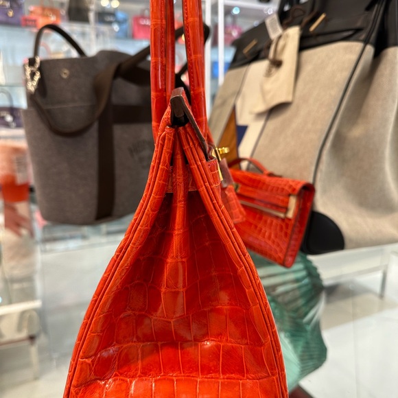 Authentic Hermes 30cm Geranium Croc Handbag - Picture 4 of 7